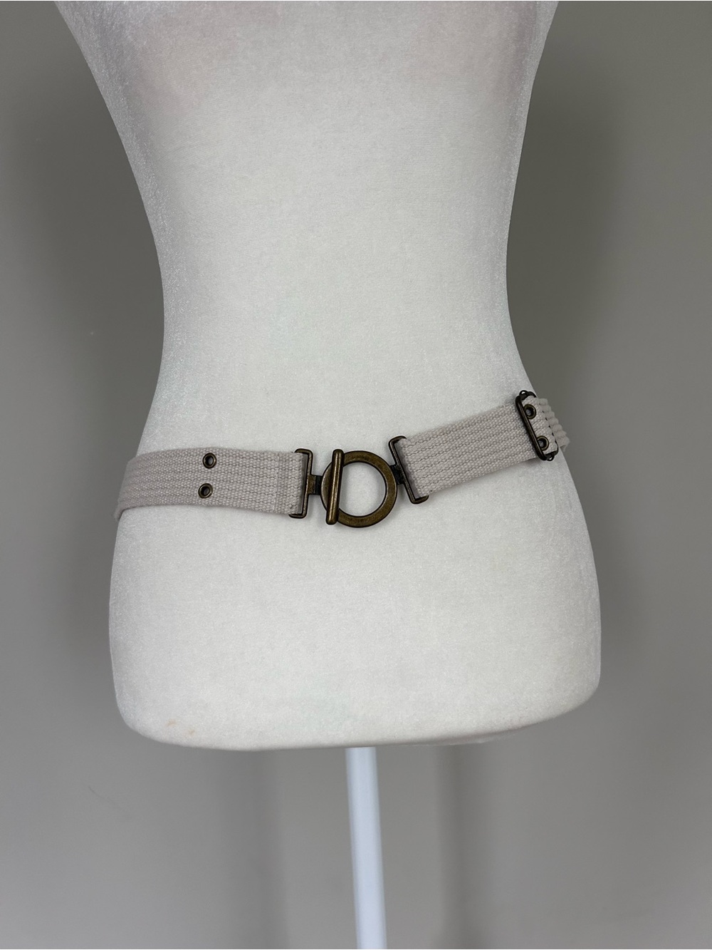 Minimalist Beige Woven Belt with Antique Brass Circular Toggle Buckle Size 8